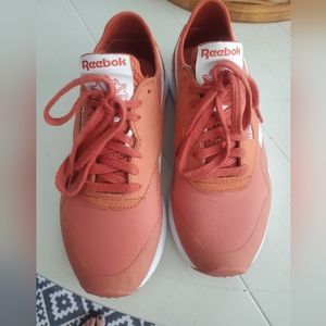 Cute orange Reebok sneakers 7